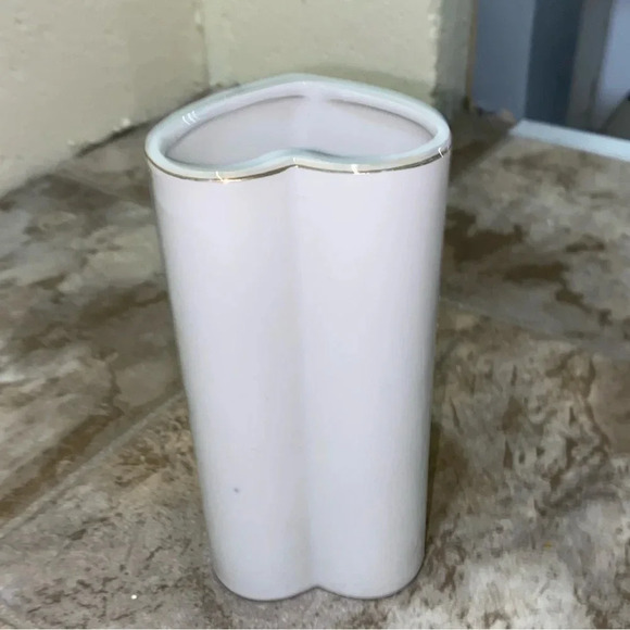 Homemade UFC Brand White Heart Shaped Vase Made in 1982 Japan with Gold Rim Rare - Picture 11 of 13
